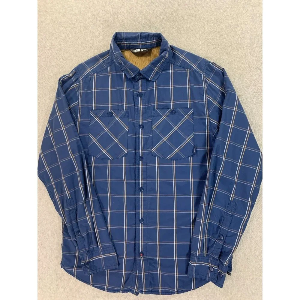 The North Face Nylon Blend Long Sleeve Button Down Shirt (Men's Medium) Blue